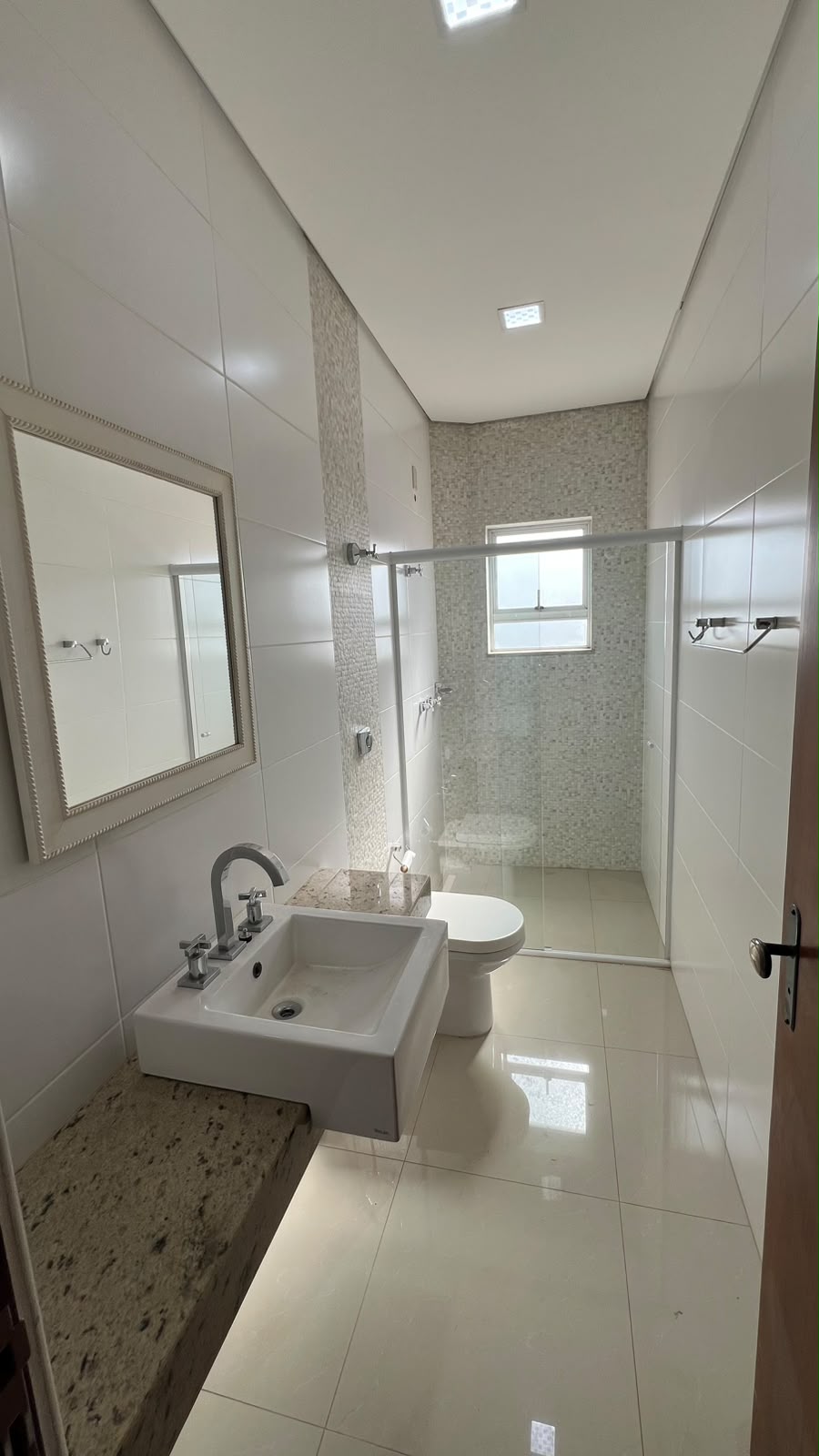 motion_photo_3324189845375853725